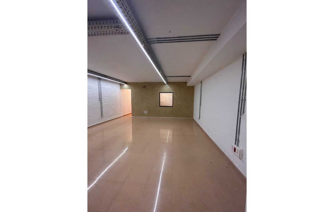 Rental - Local comercial -
Castelldefels