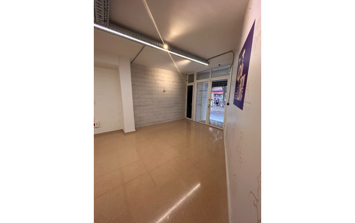 Rental - Local comercial -
Castelldefels