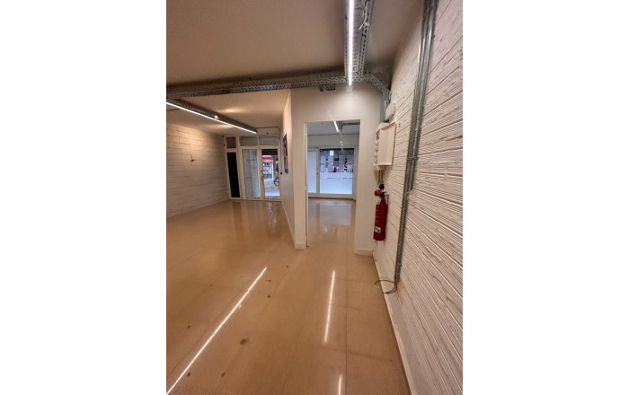 Rental - Local comercial -
Castelldefels