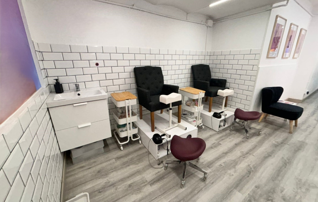 Traspaso - Peluquerias y Estetica -
Barcelona - Eixample