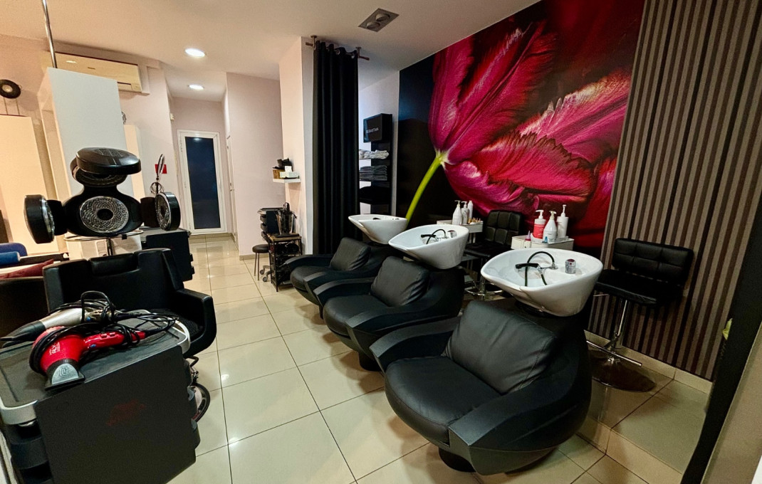 Traspaso - Peluquerias y Estetica -
Barcelona - Eixample