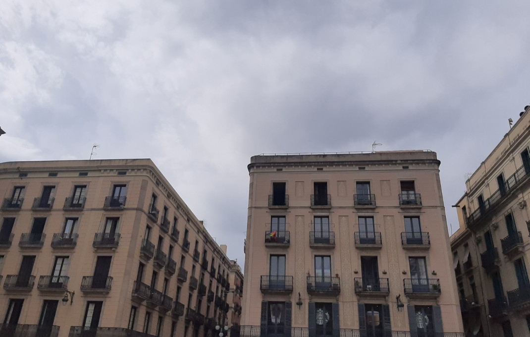 Revente - Local comercial -
Barcelona - Ciutat Vella, Raval