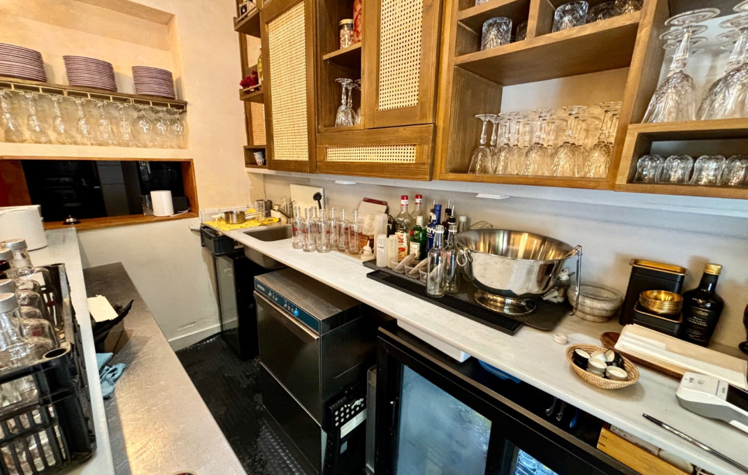 Traspaso - Restaurante -
Barcelona - Eixample