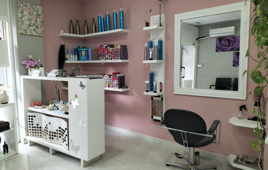 Traspaso - Peluquerias y Estetica -
Sant Boi de Llobregat