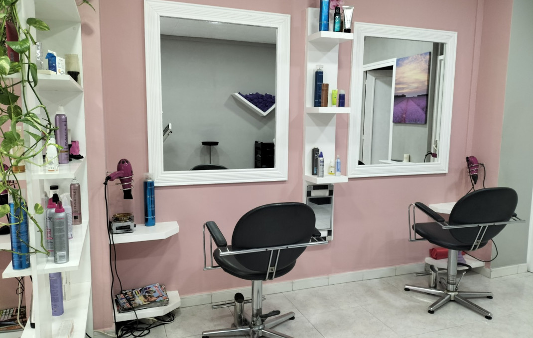 Traspaso - Peluquerias y Estetica -
Sant Boi de Llobregat