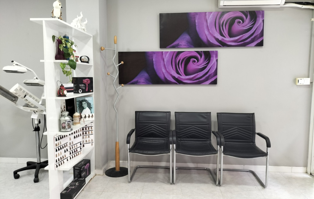 Traspaso - Peluquerias y Estetica -
Sant Boi de Llobregat