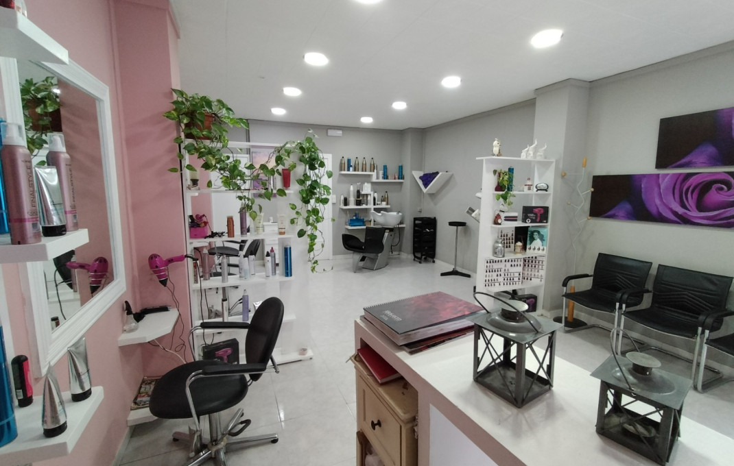 Traspaso - Peluquerias y Estetica -
Sant Boi de Llobregat