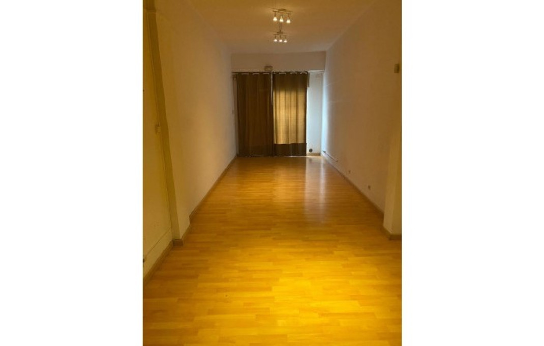 Venta - Local comercial -
Barcelona - Guinardo