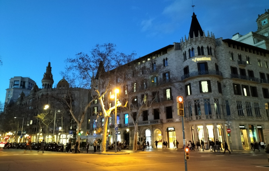 Venta - Local comercial -
Barcelona - Gràcia