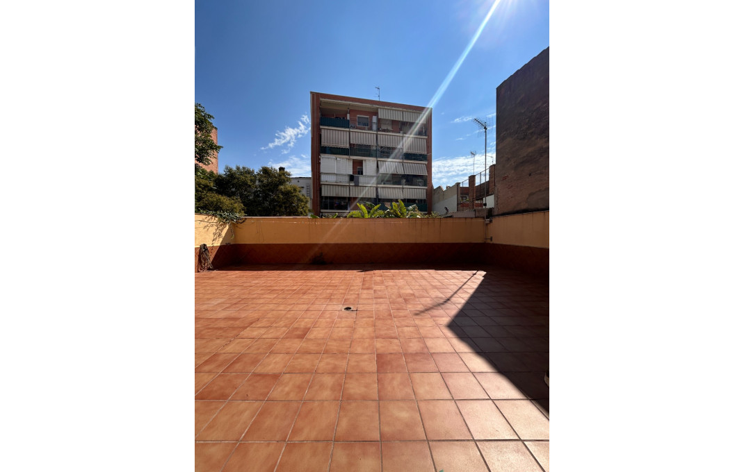 Venta - Local comercial -
Viladecans