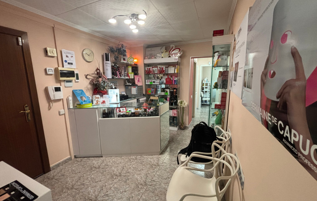 Transfert - Peluquerias y Estetica -
Barcelona - Nou Barris