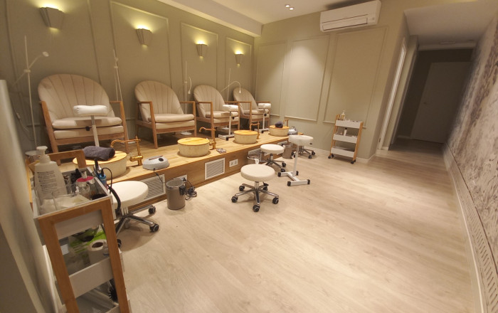 Traspaso - Peluquerias y Estetica -
Barcelona - Sarria-Sant Gervasi