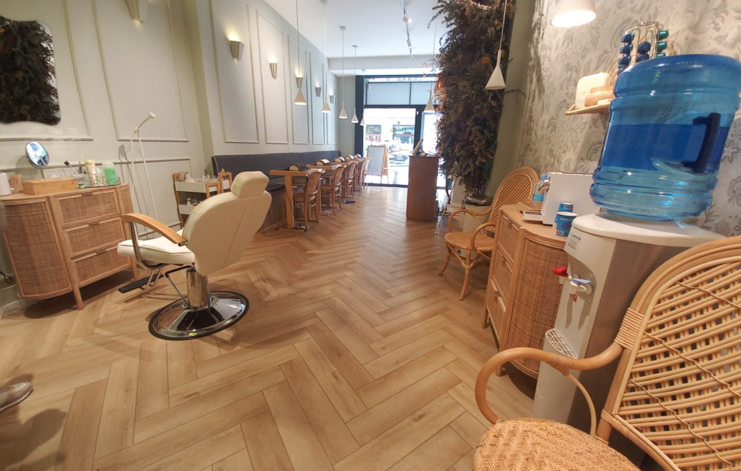 Traspaso - Peluquerias y Estetica -
Barcelona - Sarria-Sant Gervasi