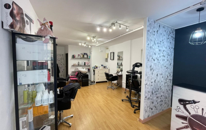 Traspaso - Peluquerias y Estetica -
Barcelona - Gracia Norte