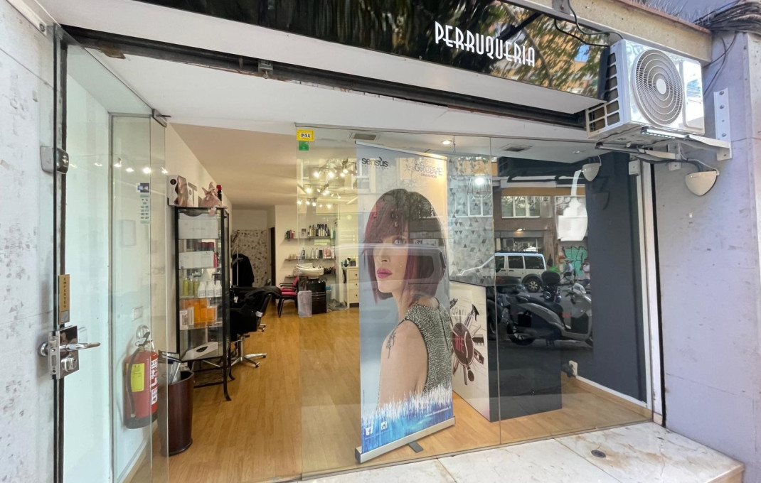 Traspaso - Peluquerias y Estetica -
Barcelona - Gracia Norte