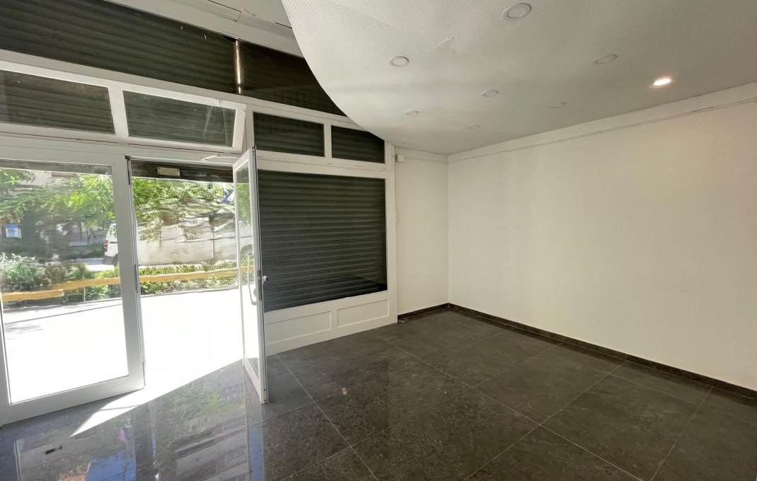 Rental - Local comercial -
Barcelona - Gracia Norte