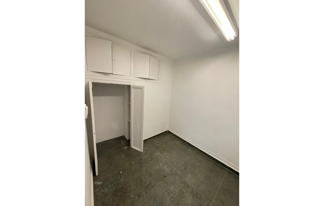 Rental - Local comercial -
Barcelona - Gracia Norte