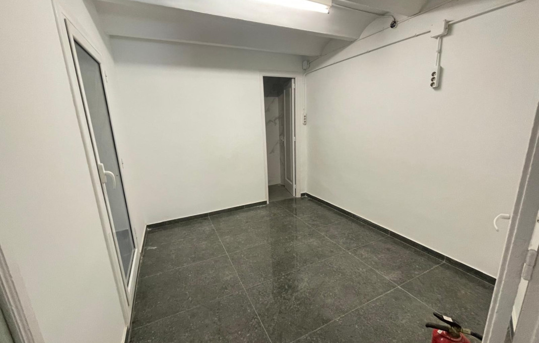 Rental - Local comercial -
Barcelona - Gracia Norte