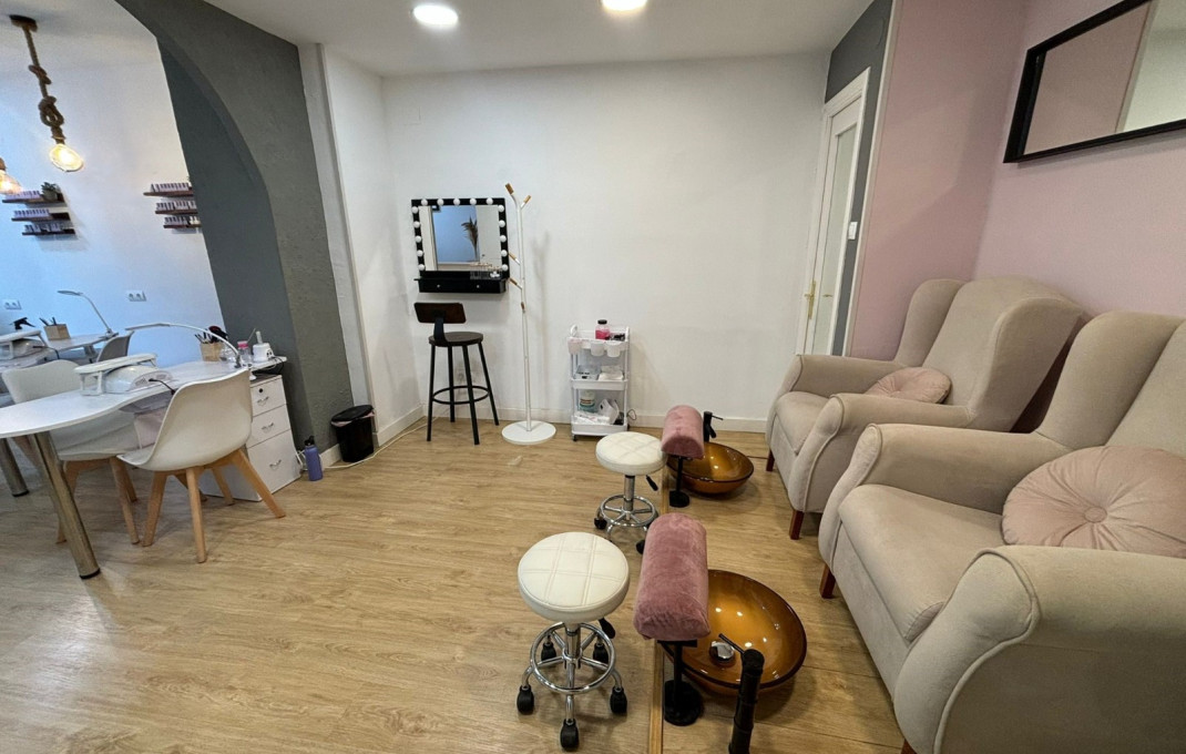 Traspaso - Peluquerias y Estetica -
Barcelona - Gràcia