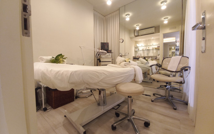 Traspaso - Peluquerias y Estetica -
Barcelona - Sarria-Sant Gervasi