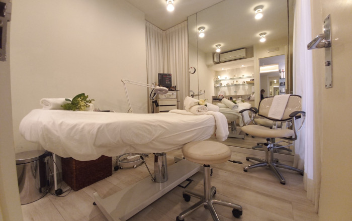 Traspaso - Peluquerias y Estetica -
Barcelona - Sarria-Sant Gervasi