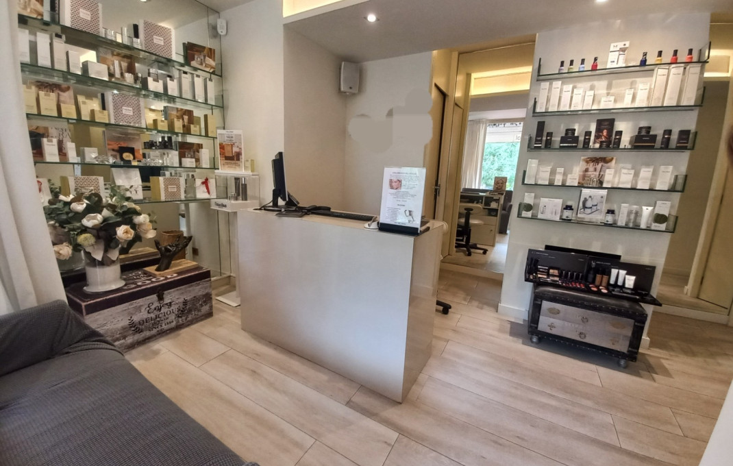 Traspaso - Peluquerias y Estetica -
Barcelona - Sarria-Sant Gervasi