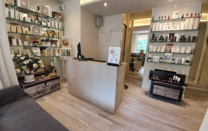 Traspaso - Peluquerias y Estetica -
Barcelona - Sarria-Sant Gervasi