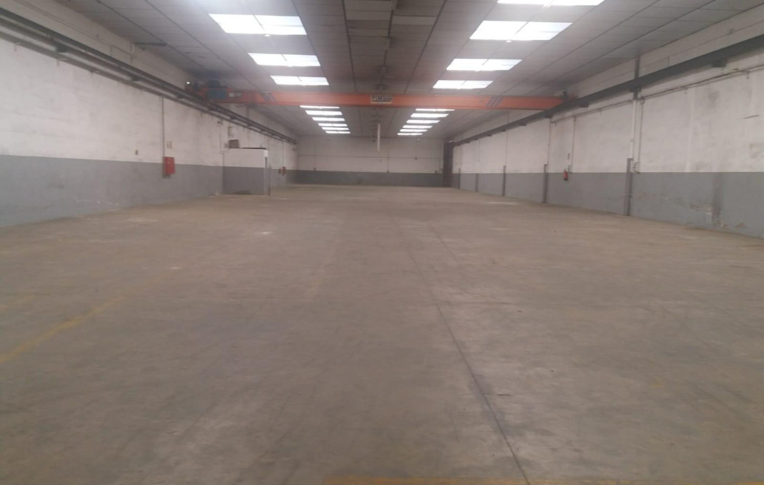 Revente - Naves y solares -
Sant Quirze del Vall&egrave;s