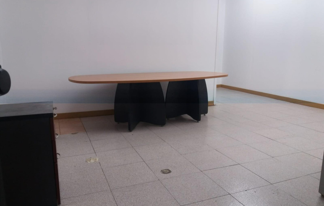 Sale - Naves y solares -
Sabadell