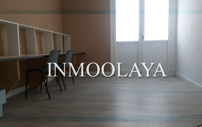 Sale - Naves y solares -
Sabadell