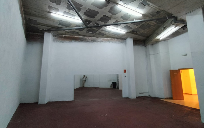 Alquiler - Local comercial -
Barcelona - Sants