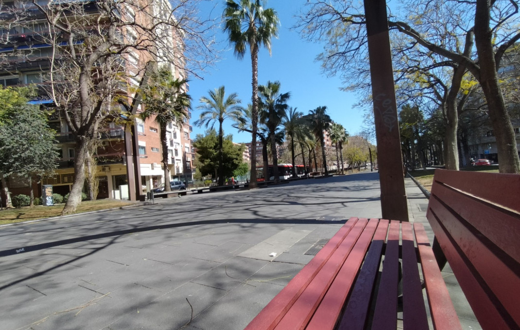 Alquiler - Local comercial -
Barcelona - Sants